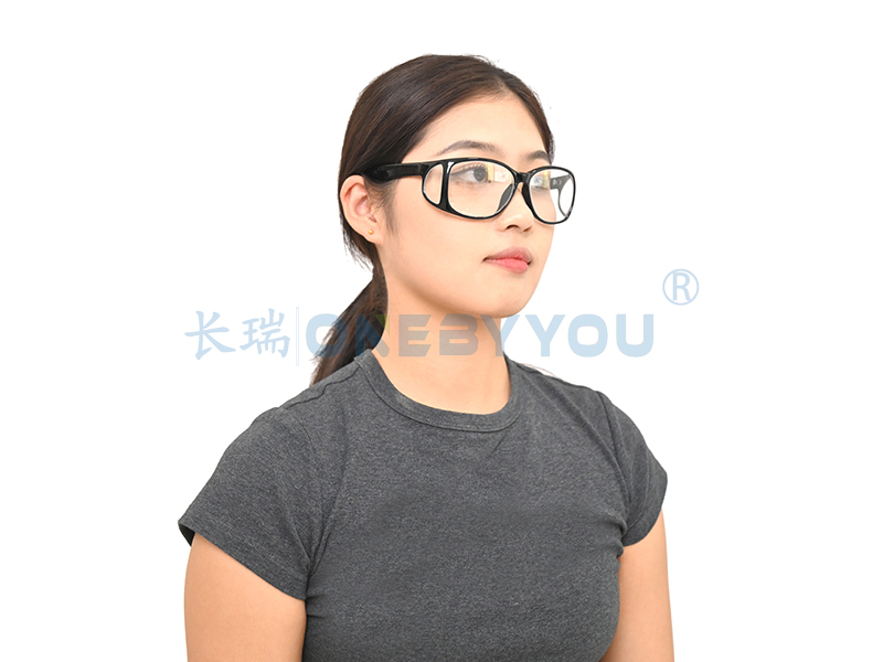 侧防款